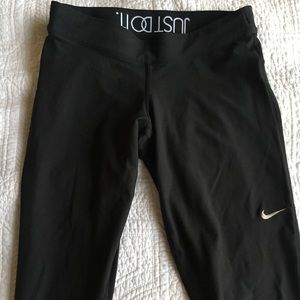 Nike Cropped Legging
